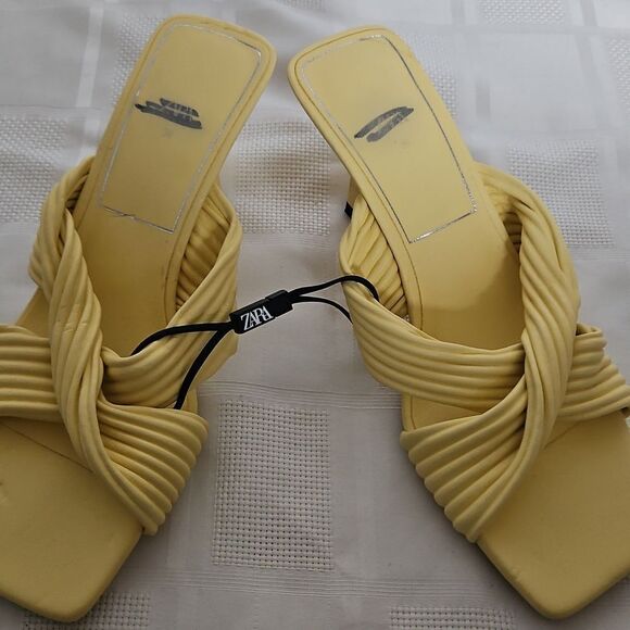 Yellow Women's Shoes - Picture 15 of 16